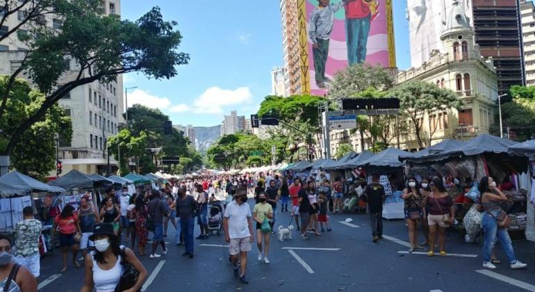 PBH faz pesquisa de opinião sobre a organização do espaço da Feira da Afonso Pena PBH faz pesquisa de opinião sobre a organização do espaço da Feira da Afonso Pena