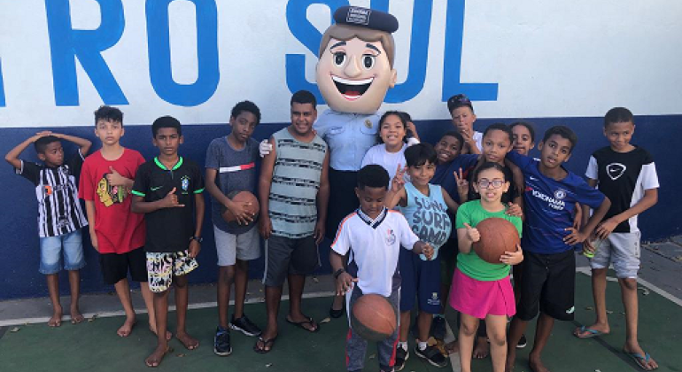 Projeto da PBH ensina jiu-jitsu e outros esportes a jovens do Morro do Papagaio Projeto da PBH ensina jiu-jitsu e outros esportes a jovens do Morro do Papagaio