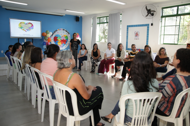 Projeto UMA promove troca de experiências entre mães atípicas de estudantes das escolas municipais Projeto UMA promove troca de experiências entre mães atípicas de estudantes das escolas municipais