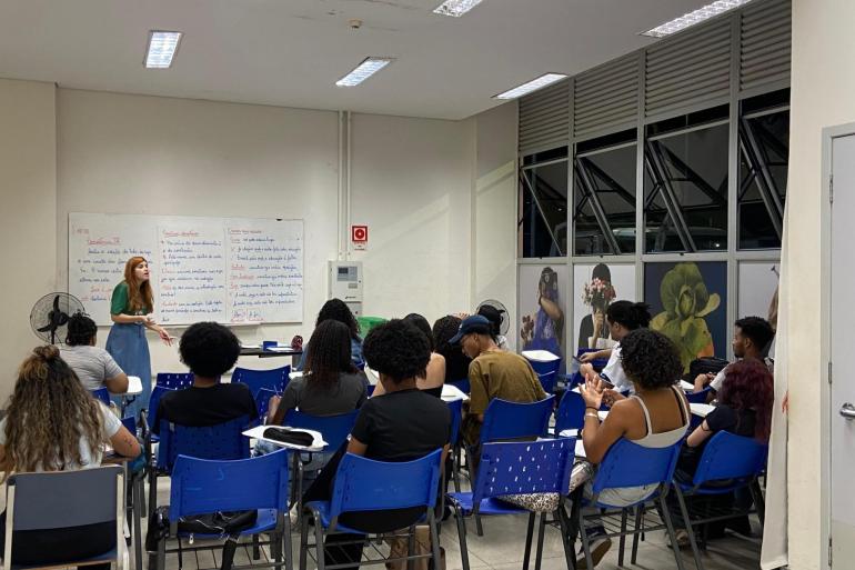 Espaços públicos municipais sediam cursinhos populares e comunitários