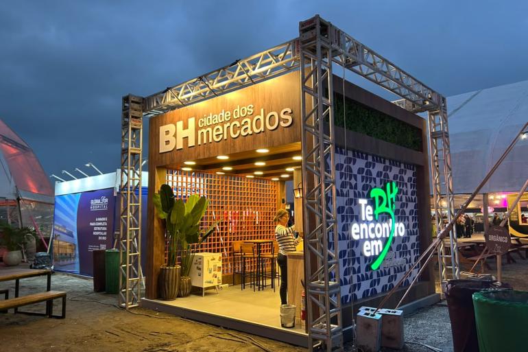 Sabores e histórias dos mercados de BH ganham destaque no Rio Gastronomia 2026 Estande identificado como "BH Cidade dos Mercados".