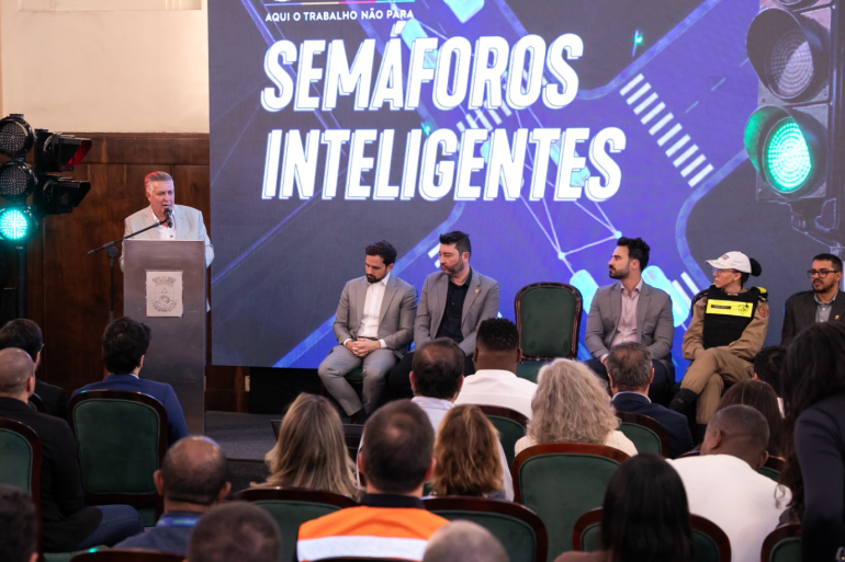 Inteligência artificial e gestão remota: PBH lança o projeto Semáforo Inteligente para melhorar o trânsito na capital Inteligência artificial e gestão remota: PBH lança o projeto Semáforo Inteligente para melhorar o trânsito na capital