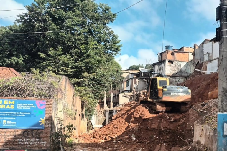 Obra de infraestrutura ? iniciada no Aglomerado da Serra