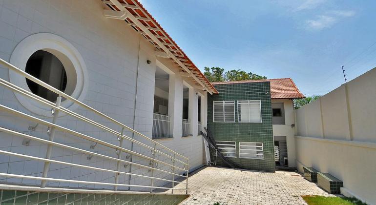 Centro de Saúde Santa Maria realiza ação de promoção à saúde do homem e do idoso Foto de Centro de Saúde em dia de sol