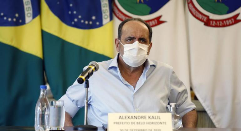 PBH avaliará impacto das festas de fim de ano para definir sobre flexibilizaçãoção Prefeito Alexandre Kalil concede entrevista à imprensa