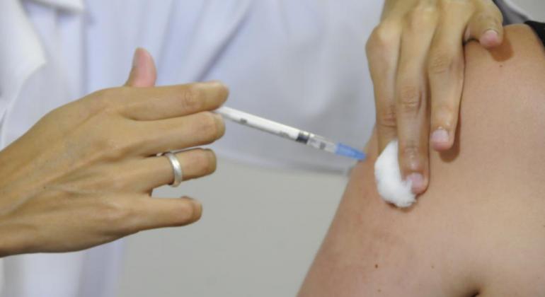 Prefeitura inicia na próxima segunda-feira, 12 de abril, Campanha de vacinação contra a Gripe Imagem de vacinação