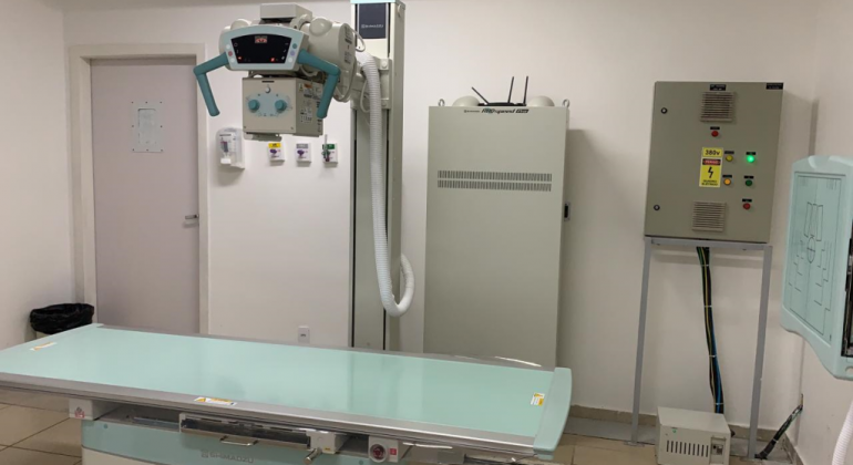 PBH investe na modernização dos aparelhos de raio x das unidades de saúde Imagem de sala de raio-x