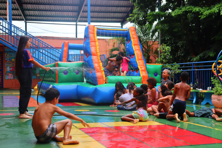 Prefeitura de BH abre escola no Carnaval para cuidar dos filhos de catadores e ambulantes