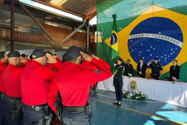 Guarda Civil Municipal forma primeira turma de Instrutores de Armamento e Tiro Guarda Civil Municipal forma primeira turma de Instrutores de Armamento e Tiro