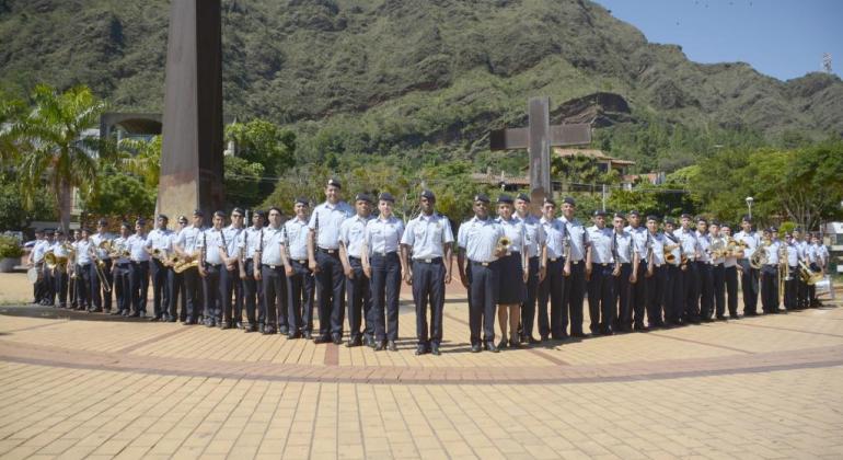 Banda da Guarda Municipal Banda da Guarda posicionada para foto na Praça do Papa.