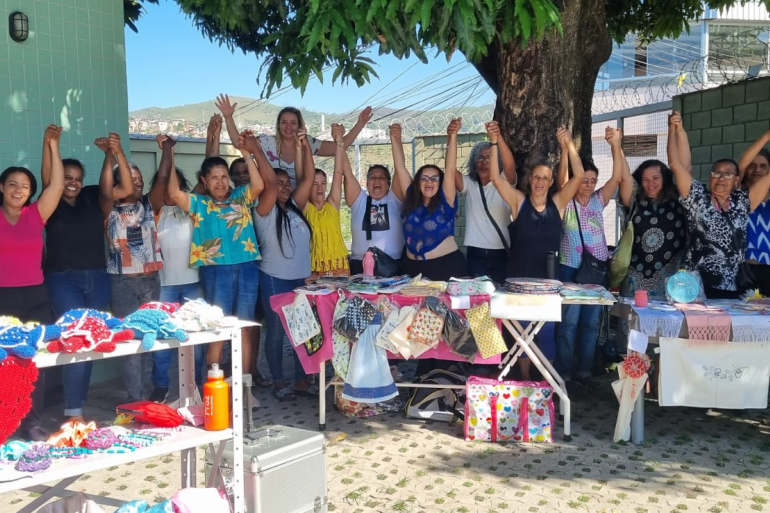 Para Elas, Por Elas, Por Eles, Por Nós