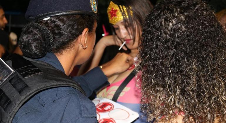 Guardas femininas atuarão no combate à importunação sexual no Carnaval 2023 Guardas femininas atuarão no combate à importunação sexual no Carnaval 2023