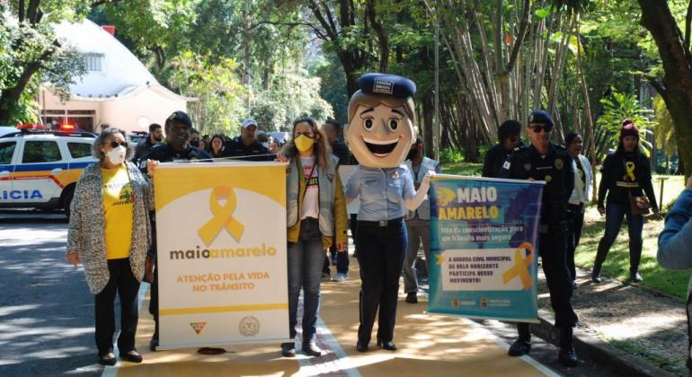 Guarda Municipal e BHTrans participam de Caminhada pela Paz no Trânsito Guarda Municipal e BHTrans participam de Caminhada pela Paz no Trânsito