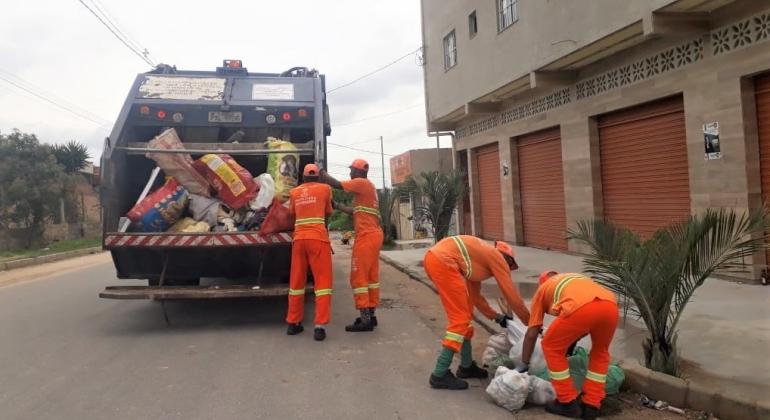 Prefeitura amplia coleta domiciliar em comunidade Dandara Caminhão SLU