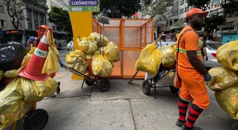Lixômetro vai medir o lixo jogado no chão da Praça Sete Lixômetro vai medir o lixo jogado no chão da Praça Sete