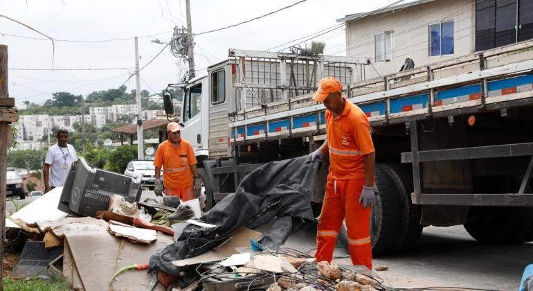 Prefeitura realiza mutirão de limpeza contra o Aedes Aegypti na região Leste