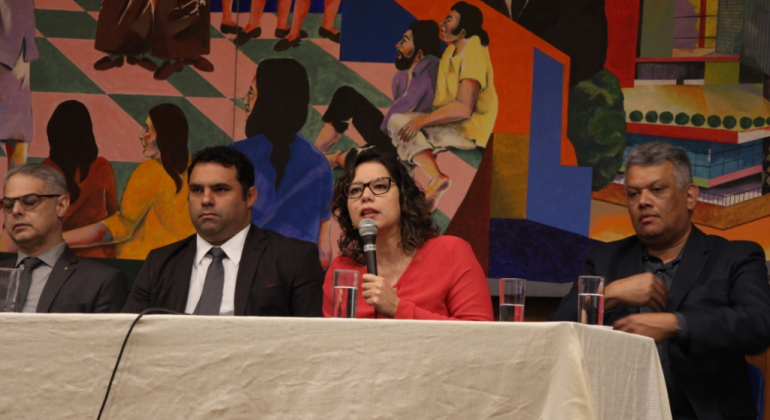 PBH assina acordo de incentivo à aprendizagem de adolescentes em vulnerabilidade PBH assina acordo de incentivo à aprendizagem de adolescentes em vulnerabilidade