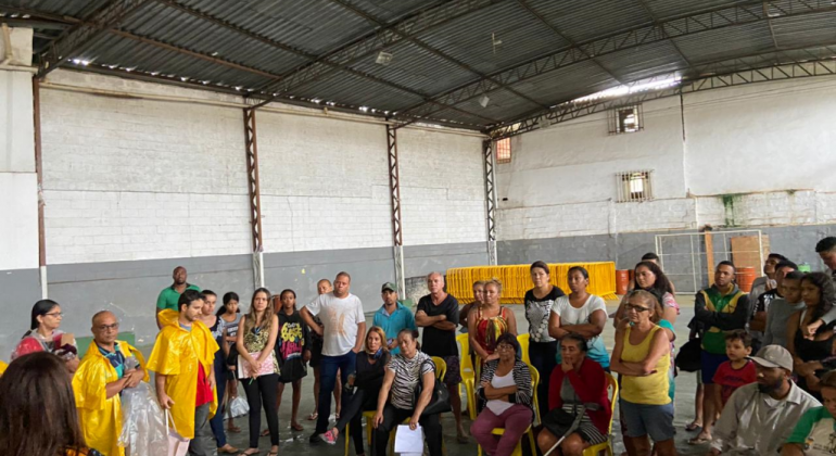 PBH distribuiu 670 refeições e garantiu vagas em pousadas para 33 moradores Atendimento da Secretaria de Assistência Social a moradores que precisaram deixar suas casas
