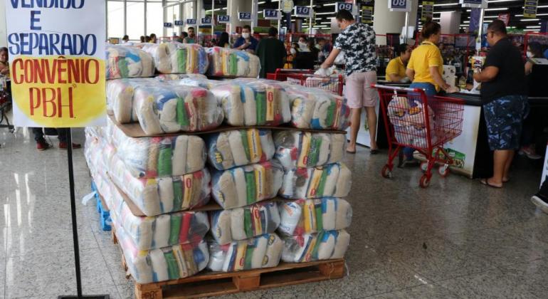Prefeitura mantém oferta de cestas básicas e kits de higiene no mês fevereiro Imagem de cestas básicas