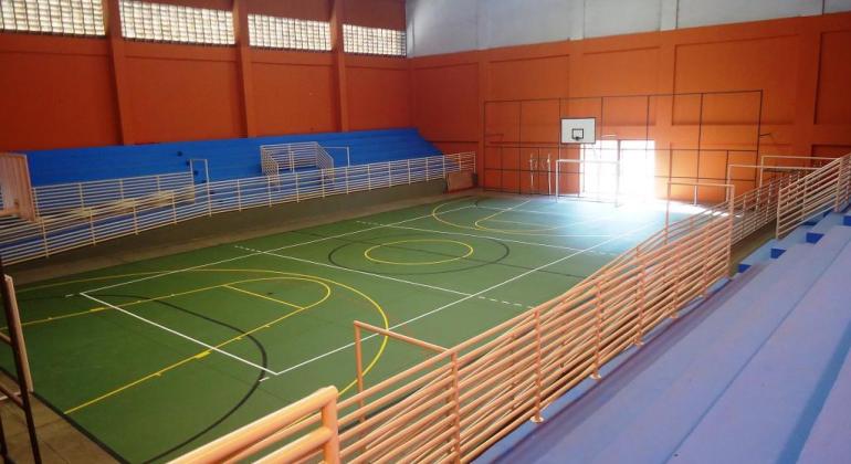 O ginásio do complexo esportivo do Vale do Jatobá está entre os espaços que passaram por obras de intervenção realizadas pela Sudecap. Foto: Rogério França/PBH Ginásio poliesportivo reformado.
