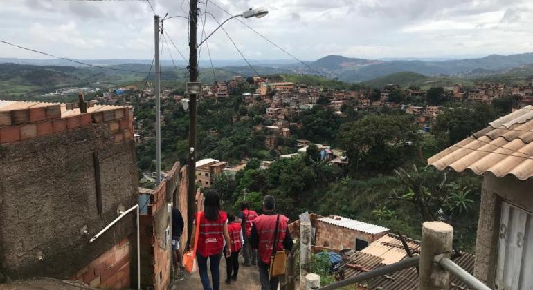 Técnicos da Sudecap em vistoria no bairro Taquaril