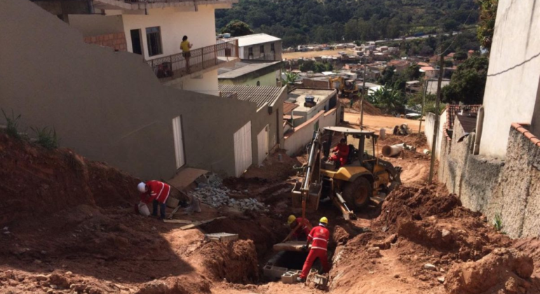 Imagem da obra de abertura de via no Barreiro