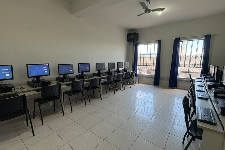 Com nova unidade no Barreiro, PBH fortalece inclusão digital e chega a 162 telecentros na cidade Com nova unidade no Barreiro, PBH fortalece inclusão digital e chega a 162 telecentros na cidade