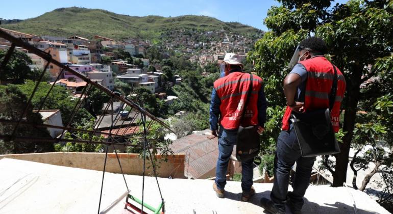 Técnicos da Urbel durante vistoria em áreas de risco geológico