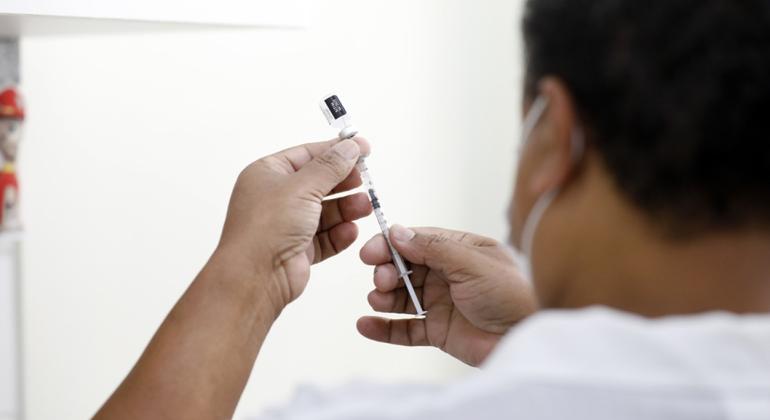 PBH intensifica vacinação contra a gripe com aplicação de doses em escolas municipais