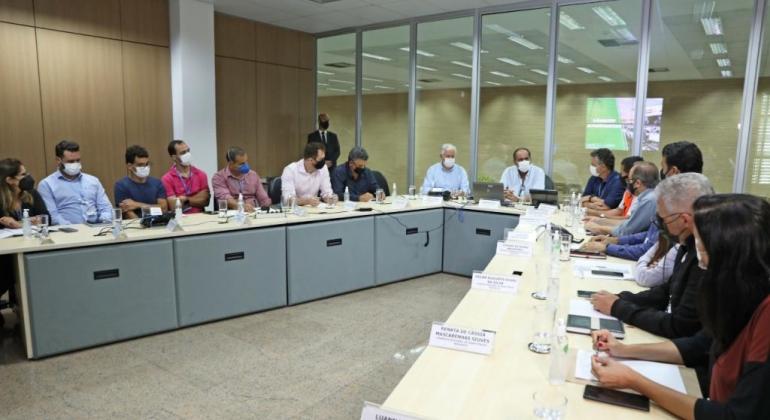 Prefeito Alexandre Kalil determina mapeamento de áreas de risco em BH Prefeito Alexandre Kalil e se reúne com secretários e representantes de regionais