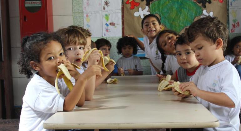 Chamamentos para compra de itens para a alimentação escolar têm prazo prorrogado Chamamentos para compra de itens para a alimentação escolar têm prazo prorrogado