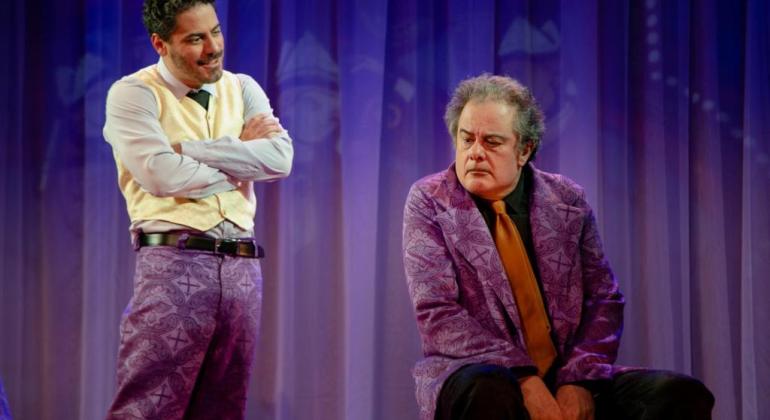 Espetáculo no Teatro Marília retrata dramas psicológicos do universo masculino Espetáculo no Teatro Marília retrata dramas psicológicos do universo masculino