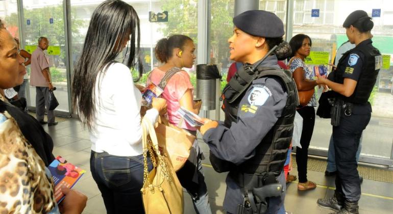 Guarda Municipal de BH terá patrulha de proteção à mulher vítima de violência Guarda Municipal de BH terá patrulha de proteção à mulher vítima de violência