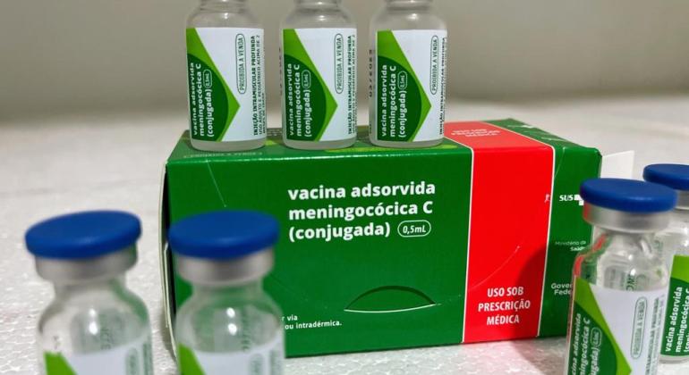Vacinas contra a covid-19 e outros imunizantes podem ser aplicadas no mesmo dia Vacinas contra a covid-19 e outros imunizantes podem ser aplicadas no mesmo dia