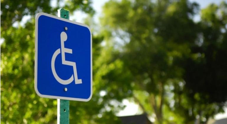 Pessoas com transtorno do espectro autista têm estacionamento reservado
