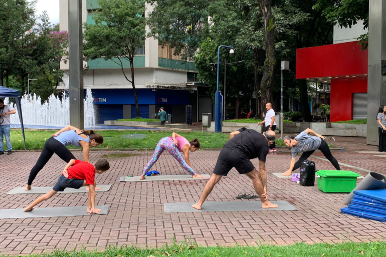 A Rua é Nossa promove aulas de yoga, circo e atividades esportivas gratuitas em BH A Rua é Nossa promove aulas de yoga, circo e atividades esportivas gratuitas em BH
