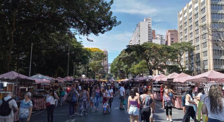 Feira da avenida Afonso Pena terá horário ampliado durante o mês de dezembro