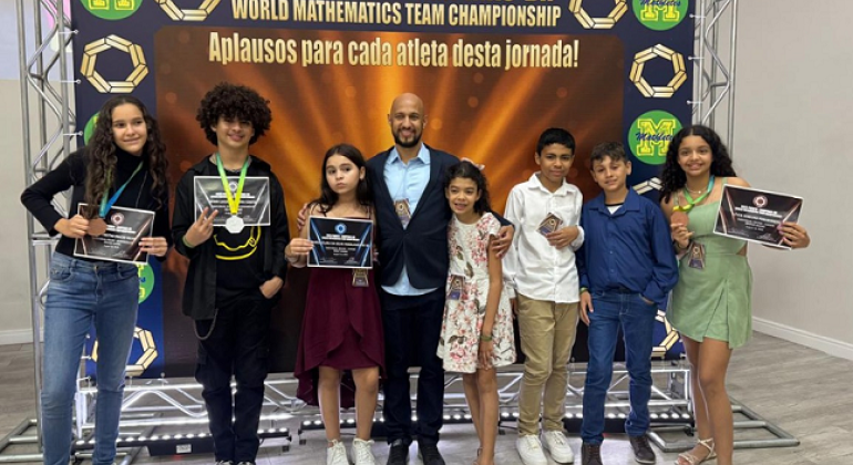 Alunos da rede municipal são premiados em Olimpíada Internacional de Matemática