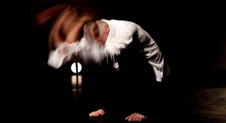 Teatro Marília recebe espetáculo de dança e exibição de documentário