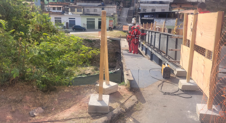 Passarela da ponte Xodó Marize é interditada para obras de manutenção