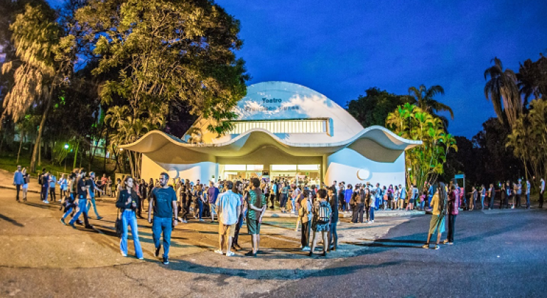Teatro Francisco Nunes comemora 75 anos com programação especial