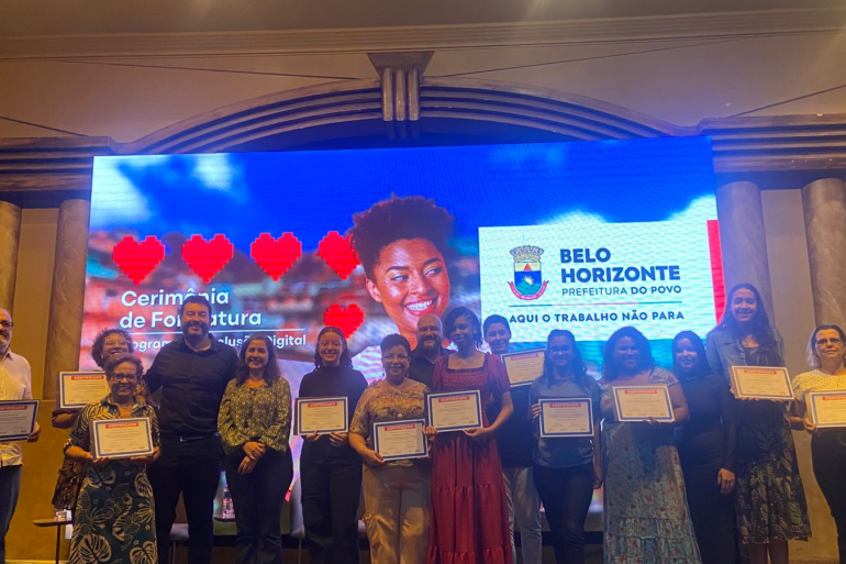 Mais 700 alunos se formam no Programa de Inclusão Digital da PBH Mais 700 alunos se formam no Programa de Inclusão Digital da PBH