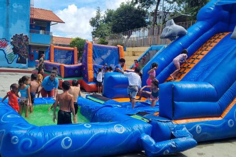 Mais de 200 escolas de BH vão abrir as portas para crianças e adolescentes durante as férias