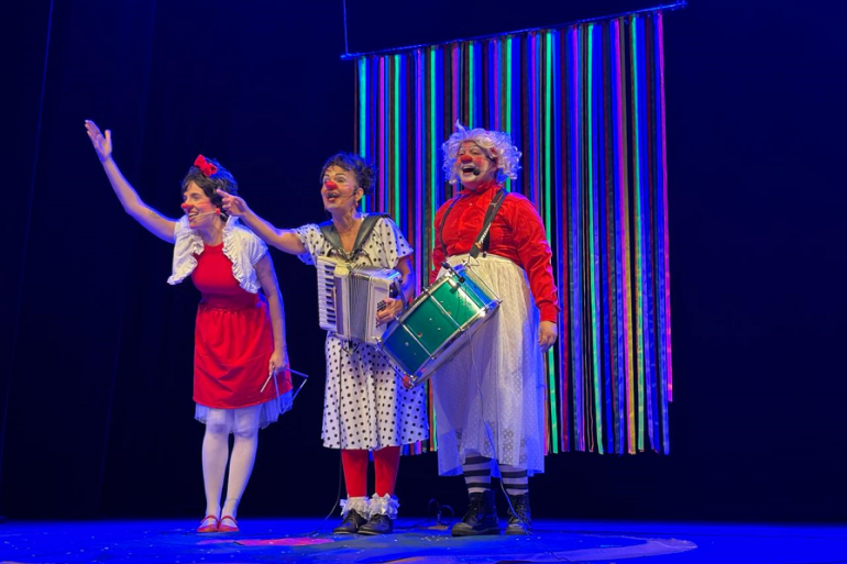 Música, palhaçaria e oficina de adereços animam o carnaval do Circuito Municipal de Cultura