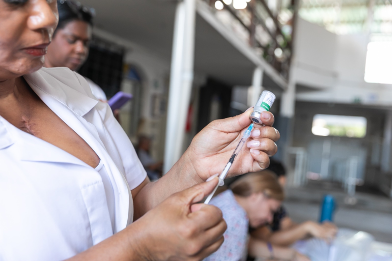 Vacinação contra a gripe em instituição de longa permanência para idosos será realizada neste sábado (28)