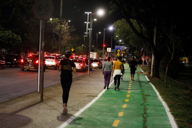 População de BH já pode solicitar melhoria na iluminação pública por meio de novo serviço População de BH já pode solicitar melhoria na iluminação pública por meio de novo serviço
