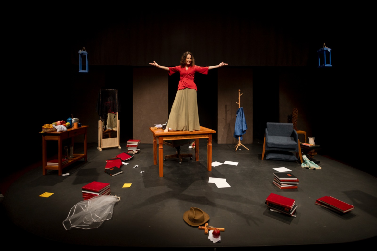 Teatro Marília recebe espetáculo inspirado na obra de Adélia Prado Teatro Marília recebe espetáculo inspirado na obra de Adélia Prado