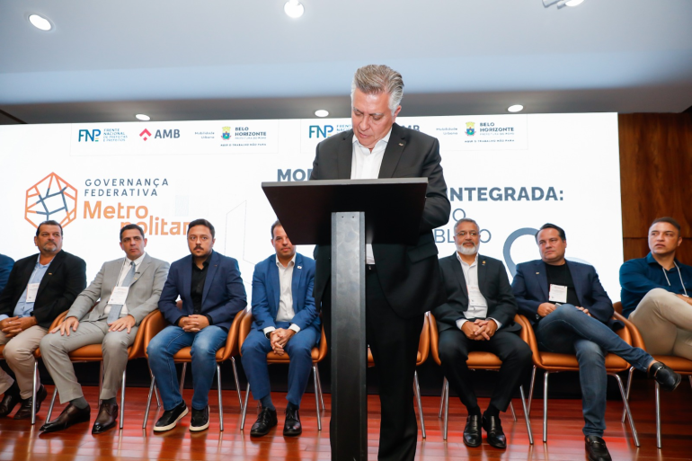 BH firma acordo para modernizar transporte público 