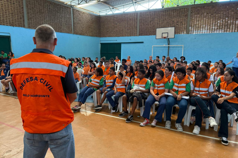 Programa Defesa Civil nas Escolas promove ações em seis unidades da rede municipal de BH