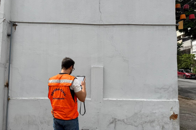 Defesa Civil orienta população sobre cuidados preventivos durante a estiagem Defesa Civil orienta população sobre cuidados preventivos durante a estiagem